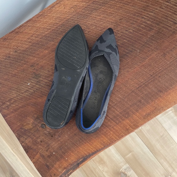 Moving abroad $70 OBO - Rothy’s Point flat in black camo size 6.5 - Picture 2 of 3